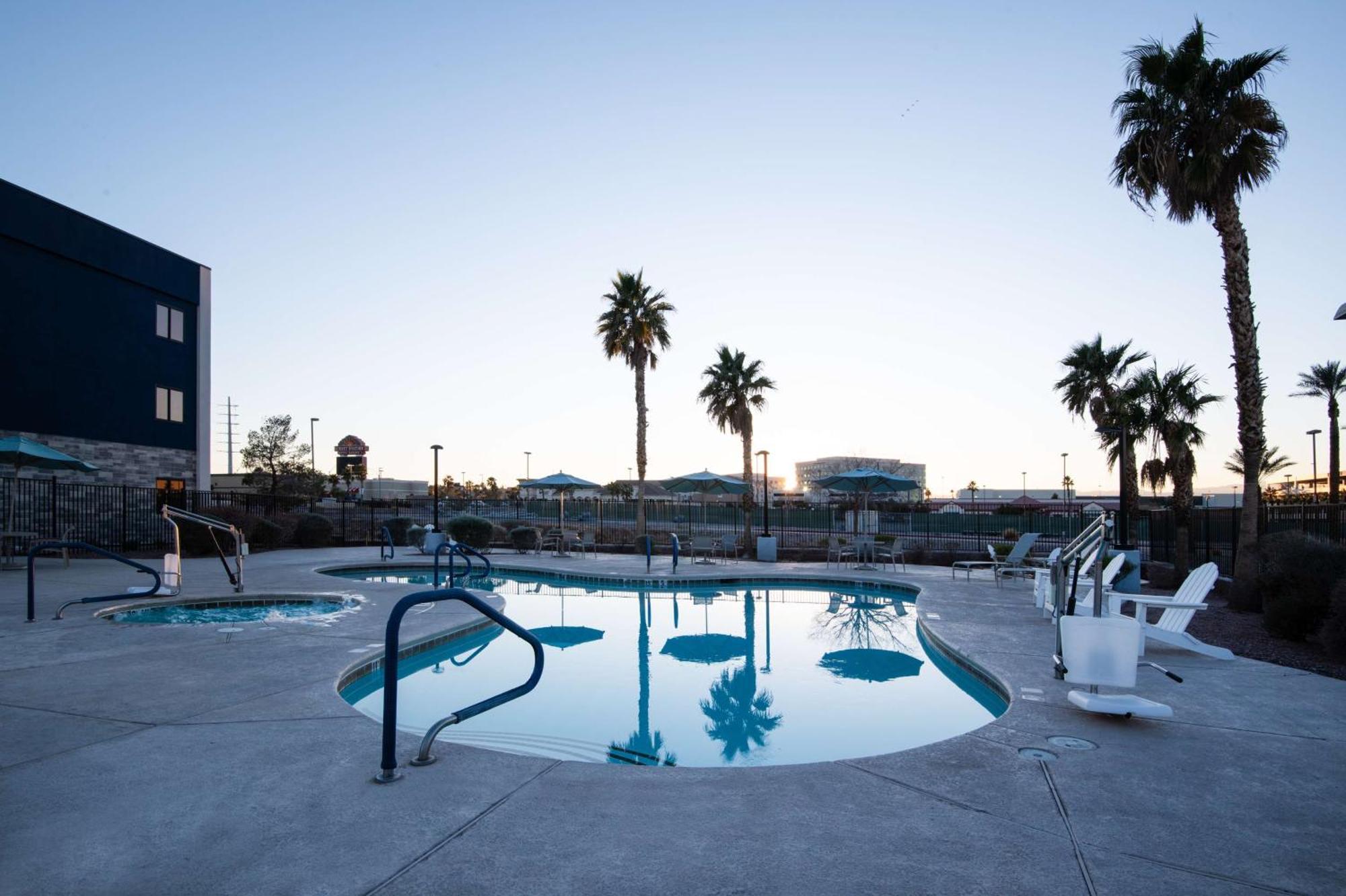 Hampton Inn & Suites Las Vegas-Henderson Екстер'єр фото